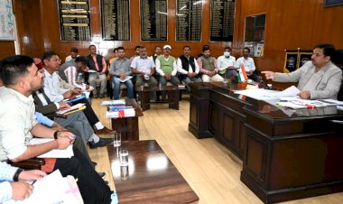 भट्टाकुफर के समीप ढहे भवन के मालिक को शीघ्र प्रदान करें मुआवजा राशि - उपायुक्त