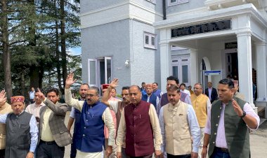 आपदा से प्रदेश में हाहाकार मचा है और मुख्यमंत्री गायब हैं : जयराम ठाकुर