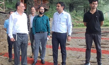 डीसी ने मैकलोडगंज तथा धर्मकोट में बारिश से हुए नुक्सान का लिया जायजा