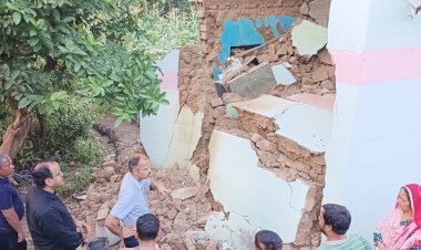 मकान क्षतिग्रस्त होने पर प्रभावित परिवार को एसडीएम ने दी फौरी राहत