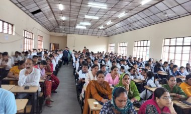 हिमाचल के सरकारी स्कूलों में अभ्यास हिमाचल की शुरुआत.... राजकीय वरिष्ठ माध्यमिक पाठशाला सुजानपुर में  मेगा पीटीएम आयोजित*