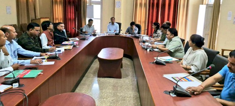 स्वच्छ भारत मिशन की समीक्षा बैठक आयोजित, डीसी ने अधिकारियों को दिए फील्ड में उतरकर काम करने के निर्देश