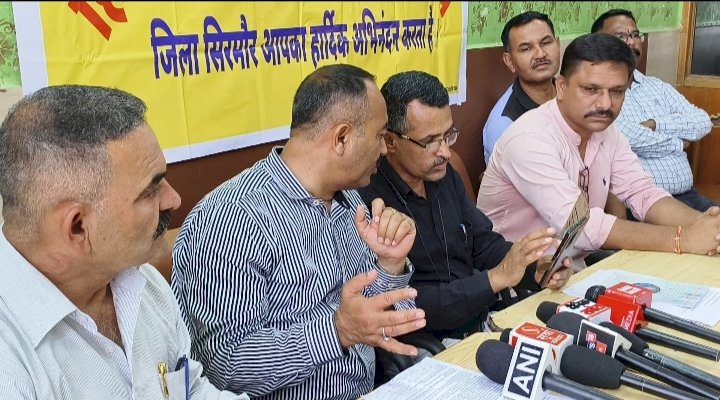 शिक्षा उपनिदेशक उच्च के साथ आयोजित बैठक में प्रवक्ता संघ से जुड़े कई मुद्दों पर चर्चा की स्कूल प्रवक्ता संघ के पदाधिकारी नाहन में मीडिया से हुए रूबरू