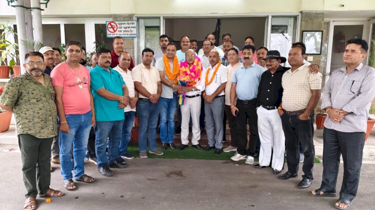 नरेश ठाकुर ने नशा निवारण बोर्ड में नियुक्ति के लिए मुख्यमंत्री का आभार जताया मुख्यमंत्री के राजनीतिक सलाहकार सुनील शर्मा बिट्टू ने दी बधाई एवं शुभकामनाएं