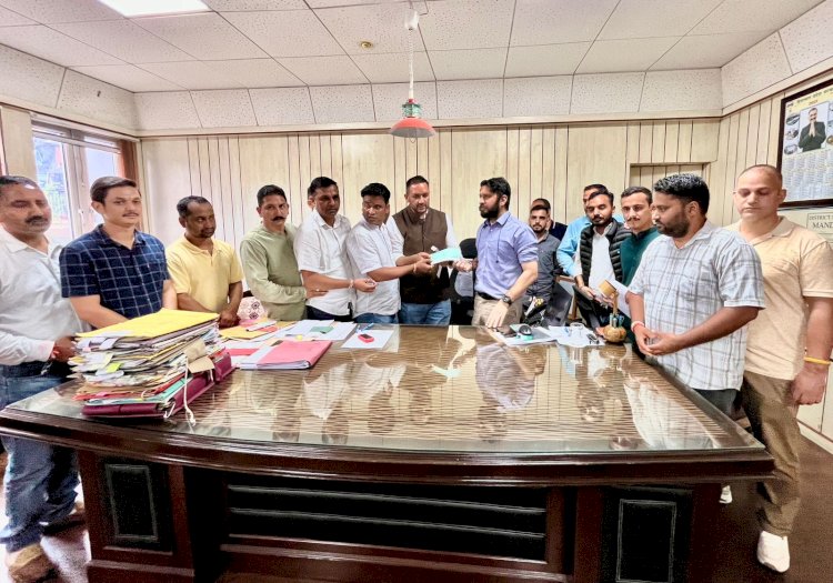 मंडी आपदा पीड़ितों की मदद के लिए आगे आया राजा वीरभद्र सिंह फाउंडेशन