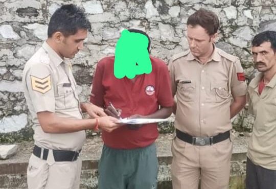 मीनस बाजार में पकड़ी 922 ग्राम चरस, शिलाई में स्मेक के साथ हरियाणवी धरा ..
