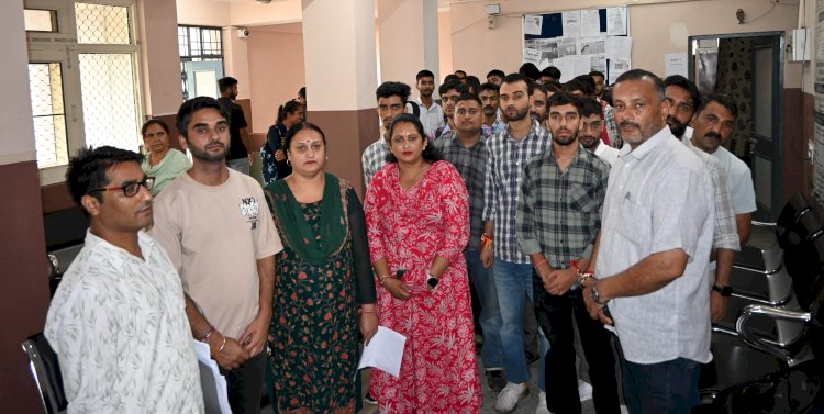 जिला रोजगार कार्यालय में हुआ लघु रोजगार मेले का आयोजन, 53 अभ्यर्थियों का हुआ चयन