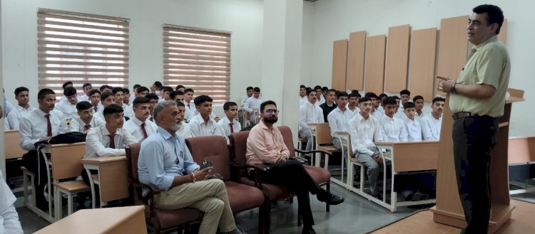 रैगिंग रोकने के लिए बनाया गया है बहुत ही कड़ा कानून: अभिषेक गर्ग