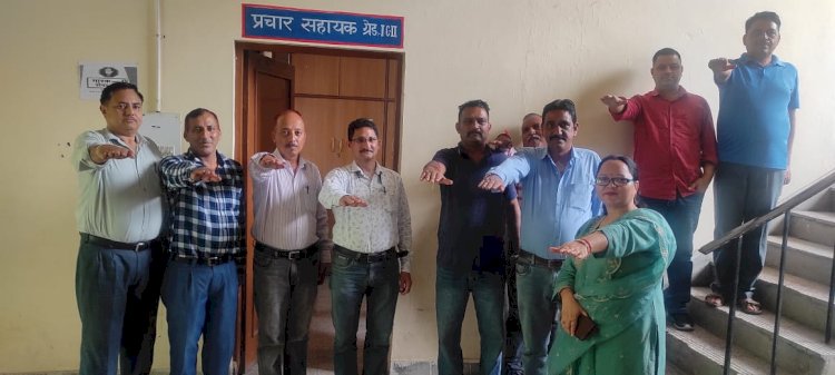 जिले भर में अधिकारियों-कर्मचारियों और विद्यार्थियों ने ली नशे के विरोध की शपथ