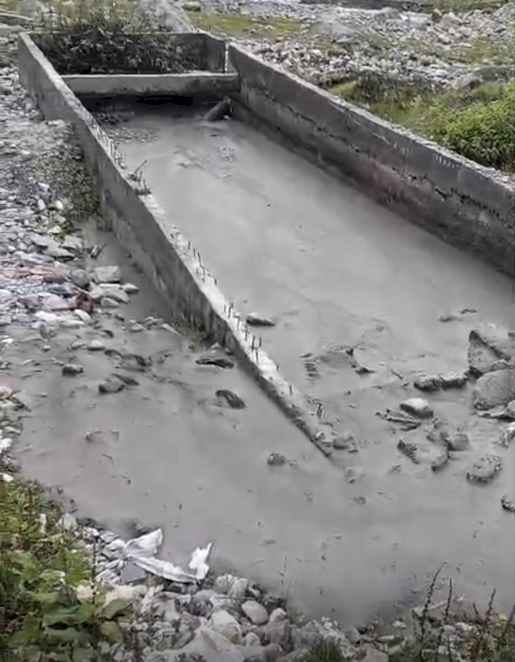 बादल फटने से काशंग नैहर ध्वस्त, थम गई पांच गांव की सिंचाई व्यवस्था