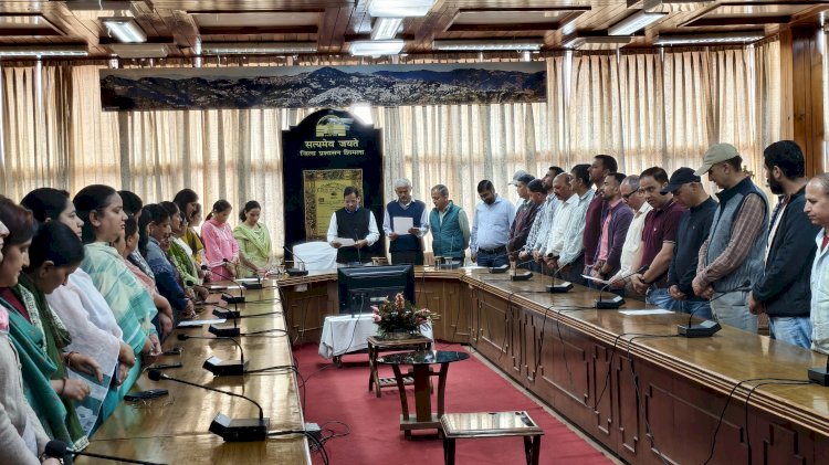 बचत भवन में मनाई पूर्व प्रधानमंत्री राजीव गांधी की जयंती