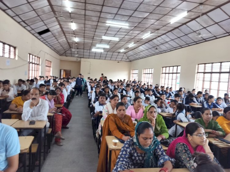 हिमाचल के सरकारी स्कूलों में अभ्यास हिमाचल की शुरुआत.... राजकीय वरिष्ठ माध्यमिक पाठशाला सुजानपुर में मेगा पीटीएम आयोजित*