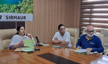 प्रधानमंत्री सूर्य घर मुफ्त बिजली योजना के तहत गांव कोलर आदर्श सौर गांव चयनित-उपायुक्त