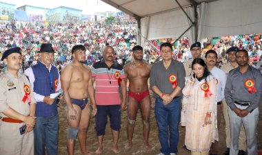 सराहां मेले के दूसरे दिन निश्चिंत नेगी रहे मुख्य अतिथि दंगल प्रतियोगिता का किया शुभारंभ