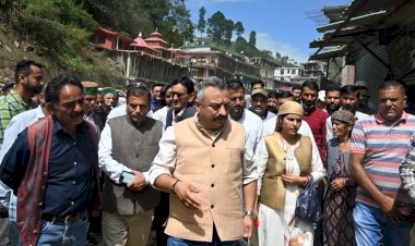 रोहित ठाकुर ने कुड्डू पंचायत में आपदा से हुए नुकसान का लिया जायजा