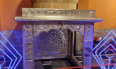 नाहन : दीपावली तक पूर्ण होगा मन्दिर कालीस्थान में चांदी की परत लगने का कार्य, मन्दिर समिति की डेढ करोड़ की योजना प्रगति पर..