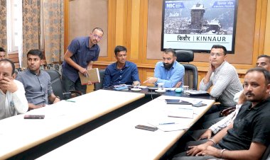 किन्नौर जिला में सड़क सुरक्षा व यातायात व्यवस्था को लेकर बैठक आयोजित