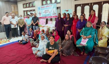 धनेड़ में पोषण चौपाल लगाकर दिया ‘सही पोषण, देश रोशन’ का संदेश