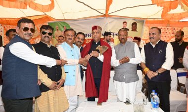 सिरमौर के दौरे पर पहुंचे नेता प्रतिपक्ष, विभिन्न लोगों से मिलकर जाना हाल-चाल सुनी शिकायतें