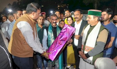 सराज और द्रंग विधानसभा क्षेत्र के प्रतिनिधिमंडल ने मुख्यमंत्री से भेंट की