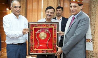 मुख्य सचिव प्रबोध सक्सेना की सेवानिवृत्ति के अवसर पर सम्मान का आयोजन