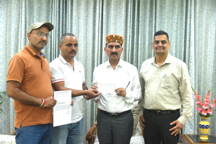 मुख्यमंत्री राहत कोष में असम सरकार ने पांच करोड़ रुपये का अंशदान किया