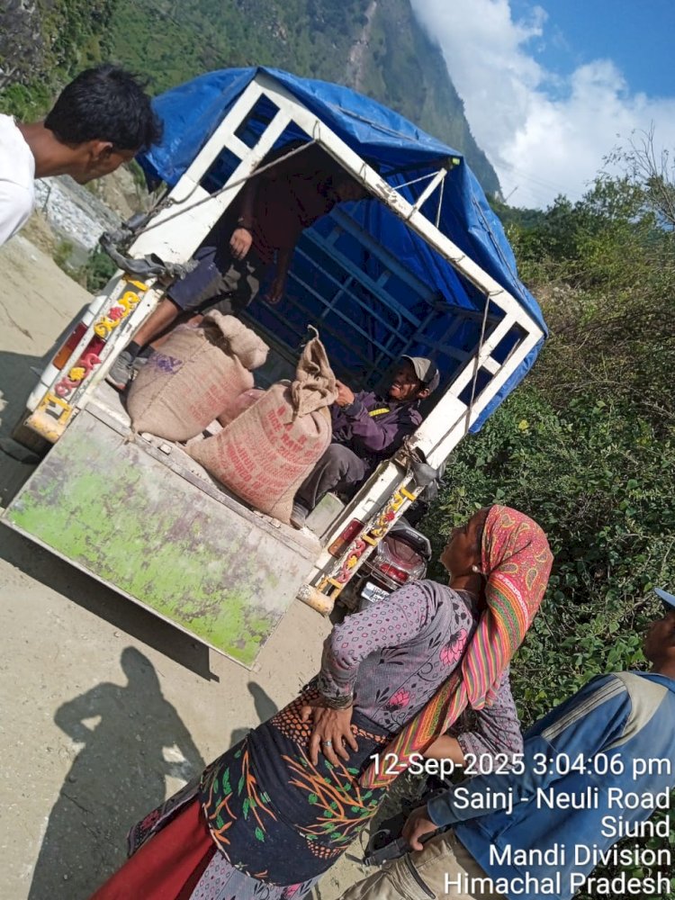 सैंज उपमंडल के रैला़ और शरण, गोही, सेरी, रुआड गांवों में प्रशासन ने की आपूर्ति