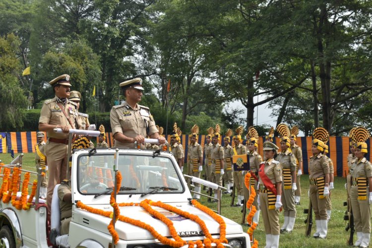 अधिकारी-कर्मचारी ईमानदारी से कर्तव्यों का करें निर्वहन : डीजीपी