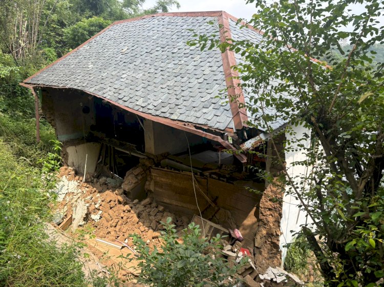 हमीरपुर में भी कई जगह तबाही, 24 घंटे में 32 करोड़ रुपये का नुक्सान