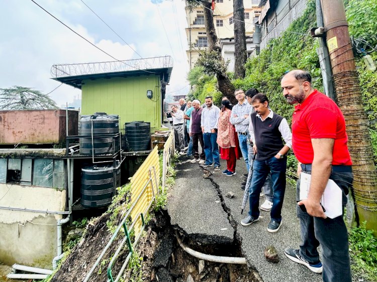 शिमला में भारी बारिश से तबाही: सांसद सुरेश कश्यप ने व्यक्त किया दुख, दिया सहयोग का आश्वासन