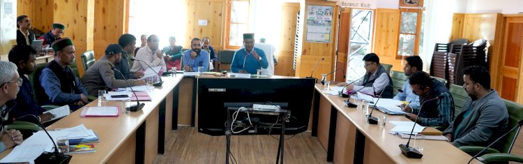 राजस्व मंत्री ने किन्नौर जिला के लोक निर्माण विभाग व जल शक्ति विभाग के अधिशाषी अभियंताओं के साथ बैठक की अध्यक्षता की