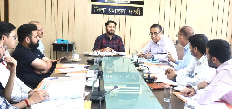 जिले की सभी औद्योगिक इकाइयों और संस्थानों को अधिक से अधिक अप्रेंटिस नियुक्त करने के निर्देश