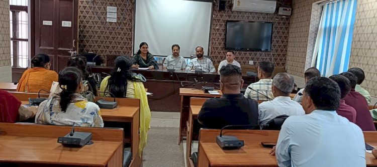 पंचायत स्तर पर डोर-टू-डोर प्लास्टिक कचरा संग्रहण हेतु बैठक आयोजित