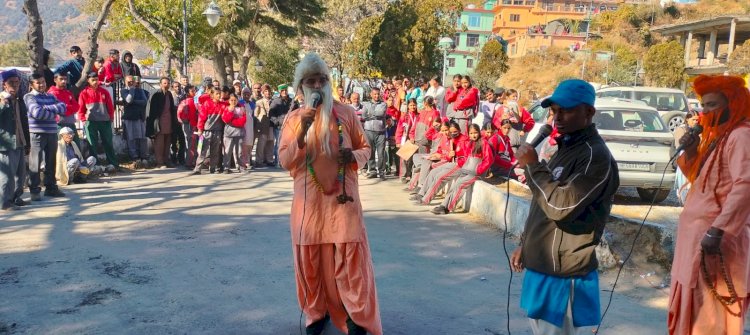 शिलाई और संगडाह  में फोक मीडिया कार्यक्रमों से दी योजनाओं की जानकारी