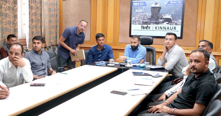 किन्नौर जिला में सड़क सुरक्षा व यातायात व्यवस्था को लेकर बैठक आयोजित