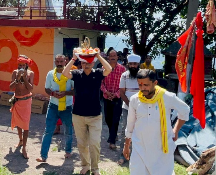 विधायक अजय सोलंकी ने चबाहाँ में  शिरगुल महाराज जी की मूर्ति स्थापना एवं पूजा-अर्चना में लिया भाग 