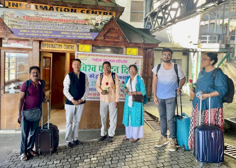 विश्व पर्यटन दिवस पर टूरिस्टों का किया स्वागत