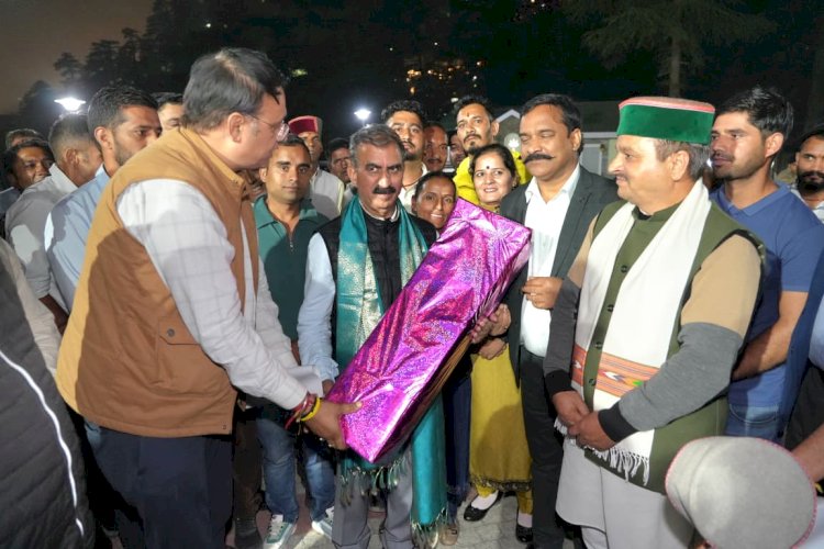 सराज और द्रंग विधानसभा क्षेत्र के प्रतिनिधिमंडल ने मुख्यमंत्री से भेंट की