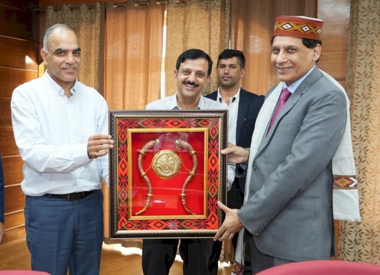 मुख्य सचिव प्रबोध सक्सेना की सेवानिवृत्ति के अवसर पर सम्मान का आयोजन