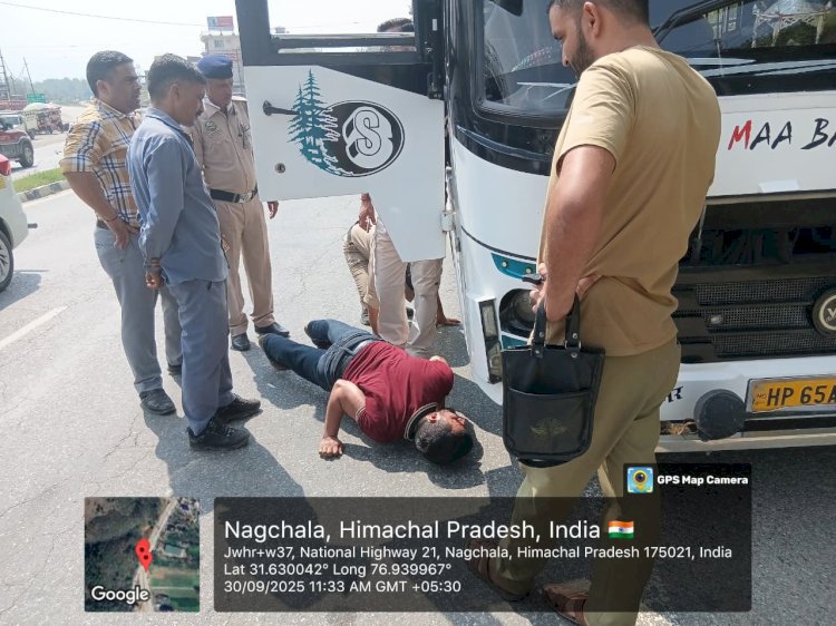 नागचला चौक में 50 वाहनों की जांच, नियम तोड़ने वालों पर सख्ती