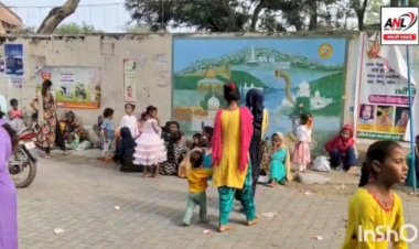 पढ़ने की उम्र में भीख मांगवा रहे मां-बाप.. ज़िला प्रशासन बाल विकास विभाग सालों से बैठे हैं हाथ पर हाथ धरे...