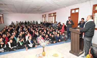 सरकार मलबे में धंसे लोगों की लाशें निकालने के लिए भी नहीं बनने दे रही सड़क : जयराम ठाकुर