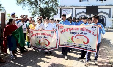 उपायुक्त ने हरी झंडी दिखा कर तंबाकू मुक्त युवा अभियान का किया शुभारंभ