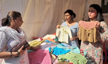 दीपावली मांडव हिम ईरा आजीविका मेले में पहाड़न स्टॉल बना आकर्षण का केंद्र