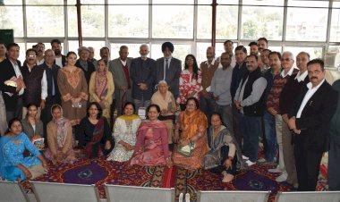 समग्र स्वास्थ्य के लिए आयुर्वेद महत्वपूर्ण - वीरेन्द्र सिंह