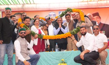 सीबीएसई स्कूलों के अध्यापकों का बनेगा अलग कैडरः मुख्यमंत्री