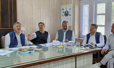 सड़क निर्माण कार्यों की गुणवत्ता एवं रखरखाव पर दिया जाए विशेष बलः राजेश धर्माणी