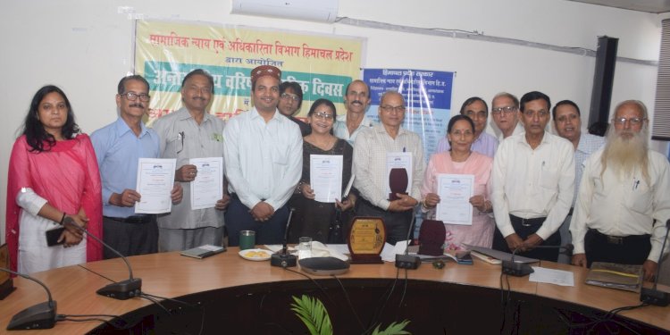 वरिष्ठ नागरिकों का अनुभव और ज्ञान समाज का मार्गदर्शन करता है : डीसी