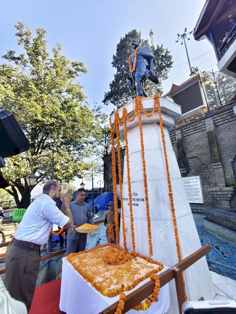जनता की जेब पर वार, दोस्तों को उपहार : बिक्रम ठाकुर
