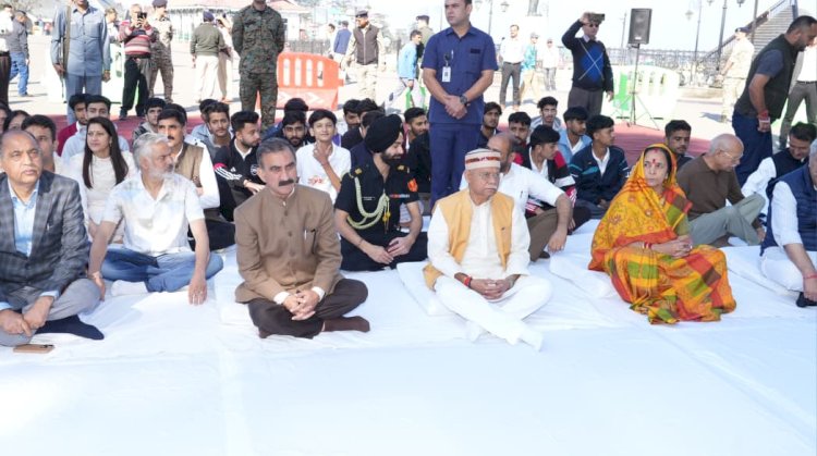 राज्यपाल व मुख्यमंत्री ने महात्मा गांधी और लाल बहादुर शास्त्री को श्रद्धांजलि अर्पित की